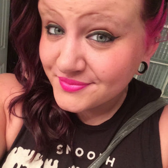 Meet your Posher, Cassie - Picture 1 of 1